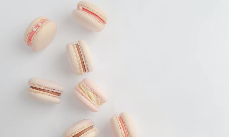 Strawberry Almond Macarons - Macarons Recipe